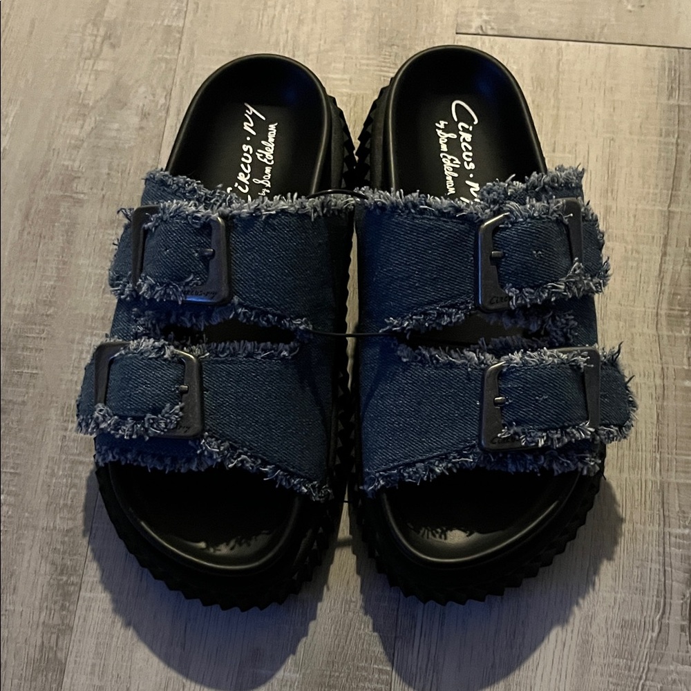 Circus NY by Sam Edelman Women's CRIS Slide Sandal Sz 7.5 
✨Brand new.